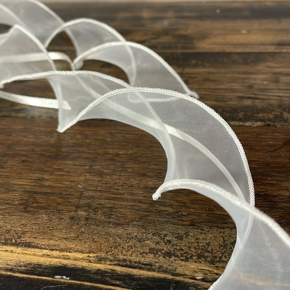 Flower girl crown halo with pretty flowers, pearls and beads - Picture 13 of 13